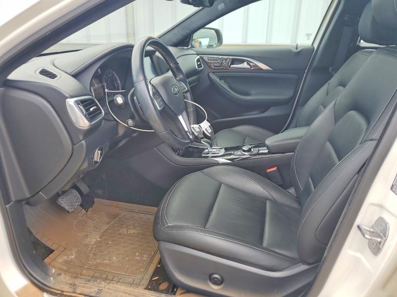 48263226 :رقم المزاد ، SJKCH5CP3JA001972 vin ، 2018 Infiniti Qx30 مزاد بيع