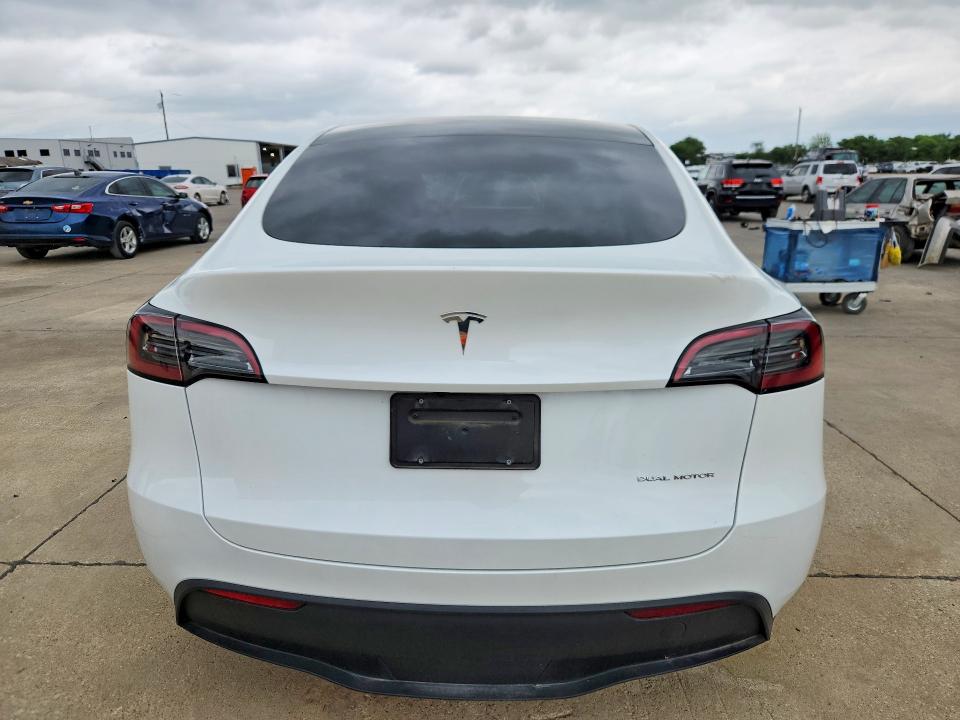 2024 Tesla Model Y მანქანა იყიდება აუქციონზე, vin: 7SAYGDEE3RA333415, აუქციონის ნომერი: 49808126