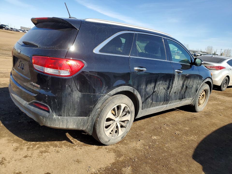2016 Kia Sorento მანქანა იყიდება აუქციონზე, vin: 5XYPHDA14GG038468, აუქციონის ნომერი: 49816376