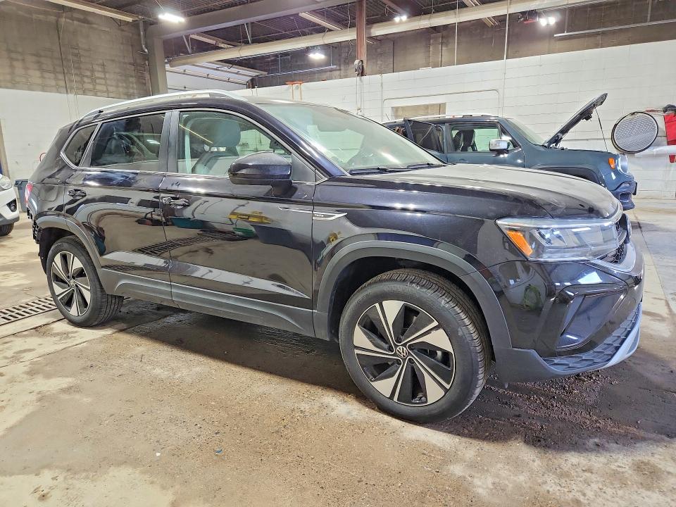 50719406 :رقم المزاد ، 3VVVX7B24RM110523 vin ، 2024 Volkswagen Taos مزاد بيع