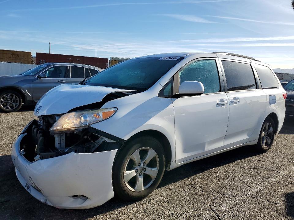 Продажа на аукционе авто 2017 Toyota Sienna, vin: 5TDKZ3DC0HS884518, номер лота: 50931496