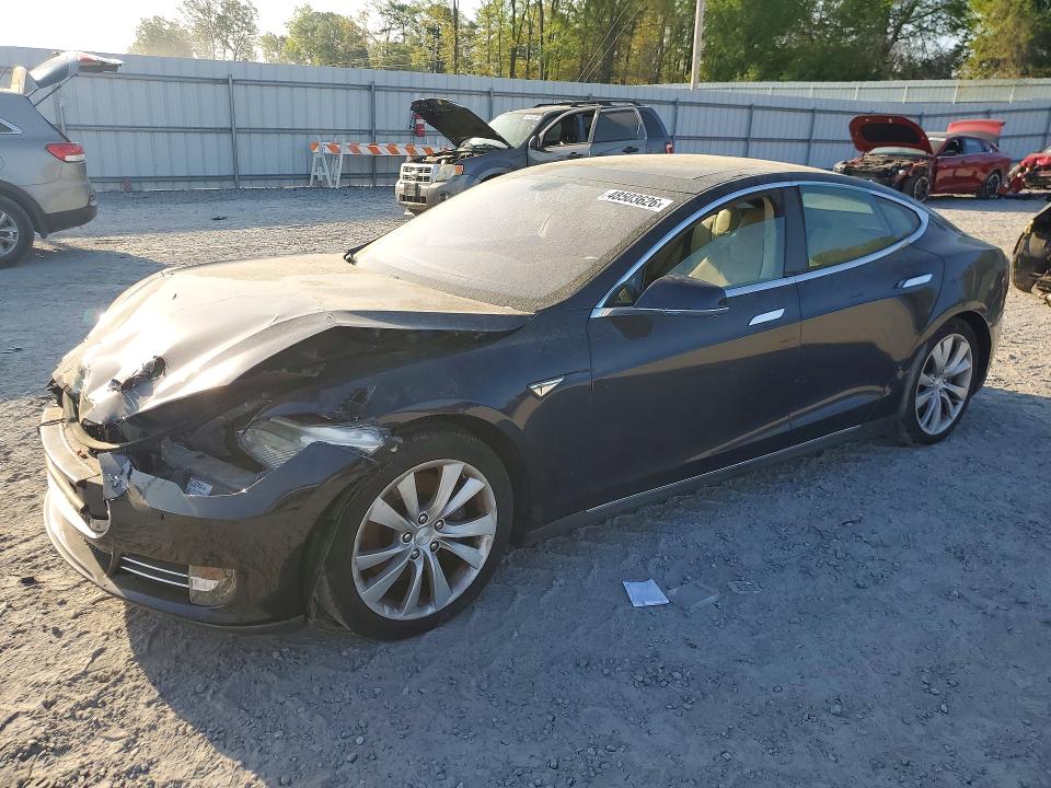 2014 Tesla Model S მანქანა იყიდება აუქციონზე, vin: 5YJSA1S1XEFP33232, აუქციონის ნომერი: 48503626