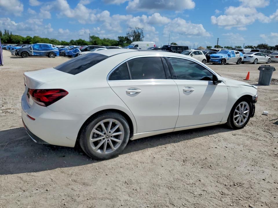 51643736 :رقم المزاد ، W1K3G4EB3MJ263647 vin ، 2021 Mercedes-benz A مزاد بيع
