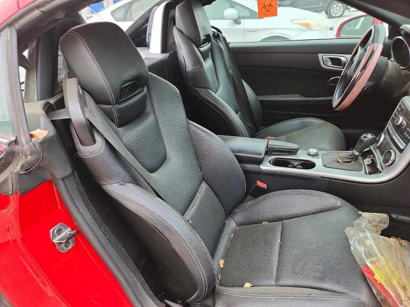 51153646 :رقم المزاد ، WDDPK4HA0DF057059 vin ، 2013 Mercedes-benz Slk مزاد بيع