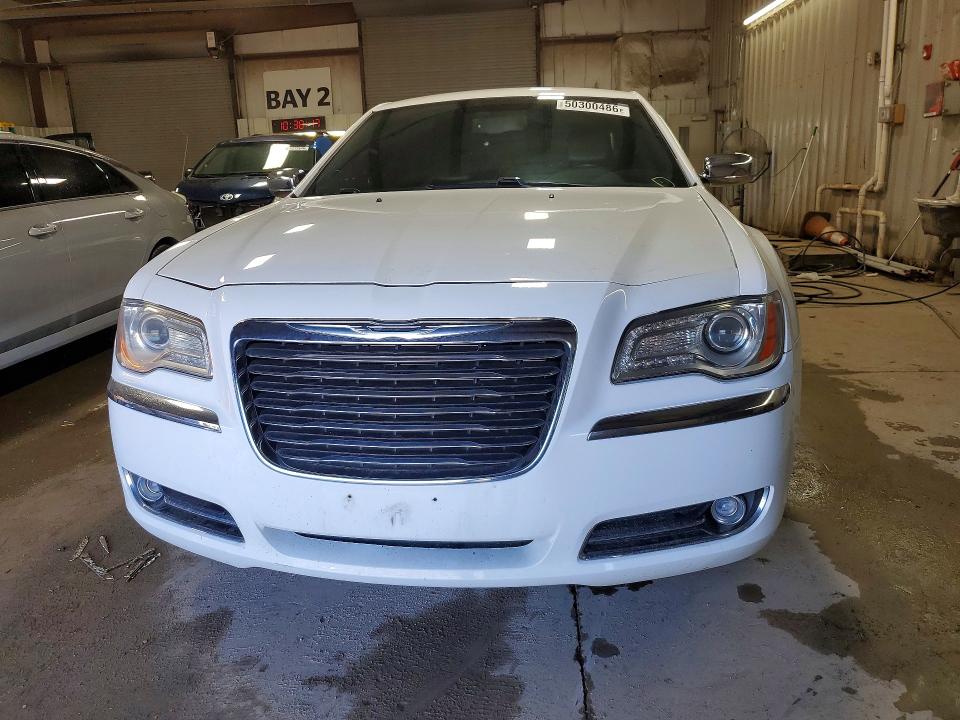 50300486 :رقم المزاد ، 2C3CA5CG0BH579879 vin ، 2011 Chrysler 300 مزاد بيع