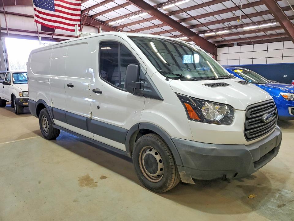 48825976 :رقم المزاد ، 1FTYE1ZM5JKA34750 vin ، 2018 Ford Transit مزاد بيع