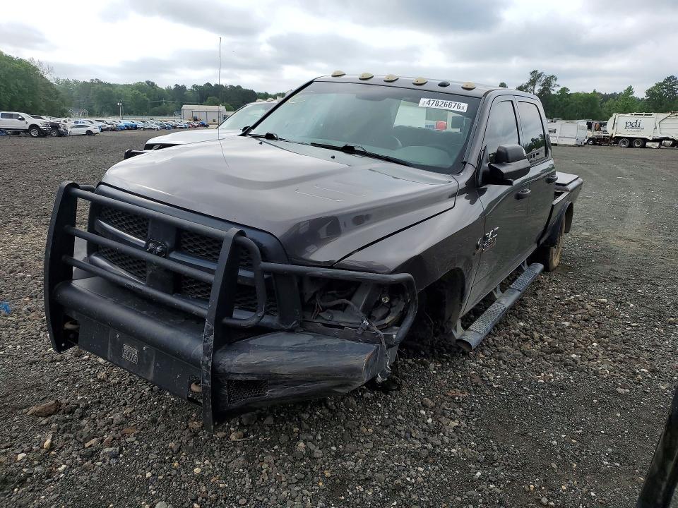 47826676 :رقم المزاد ، 3C6UR5CL0HG677686 vin ، 2017 Ram 2500 مزاد بيع