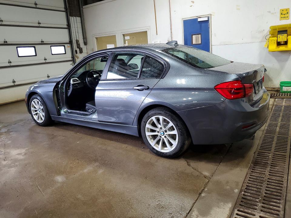 51118706 :رقم المزاد ، WBA8E5G36HNU44397 vin ، 2017 Bmw 320 مزاد بيع