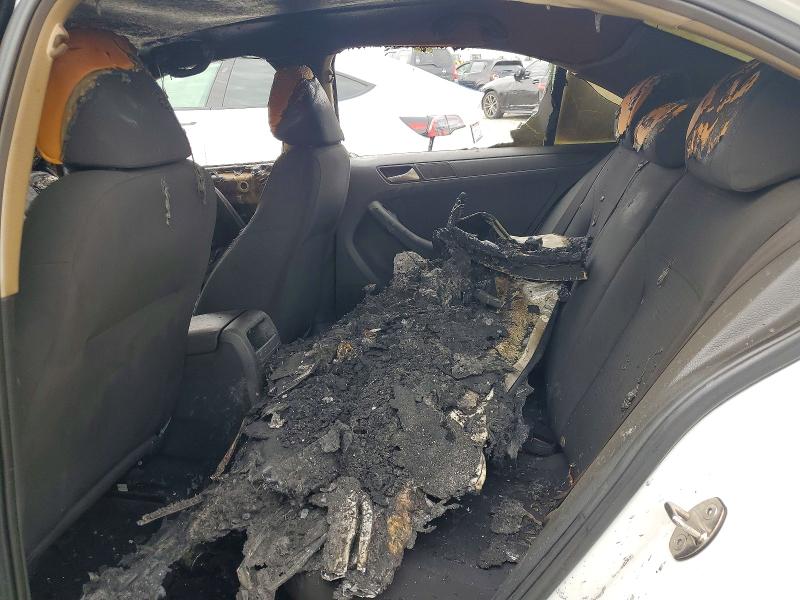 52036936 :رقم المزاد ، 3VW2K7AJ9FM227175 vin ، 2015 Volkswagen Jetta مزاد بيع