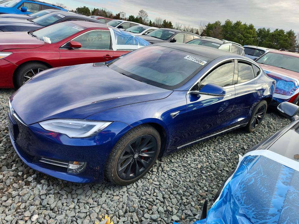 47725606 :رقم المزاد ، 5YJSA1E20JF268300 vin ، 2018 Tesla Model S مزاد بيع