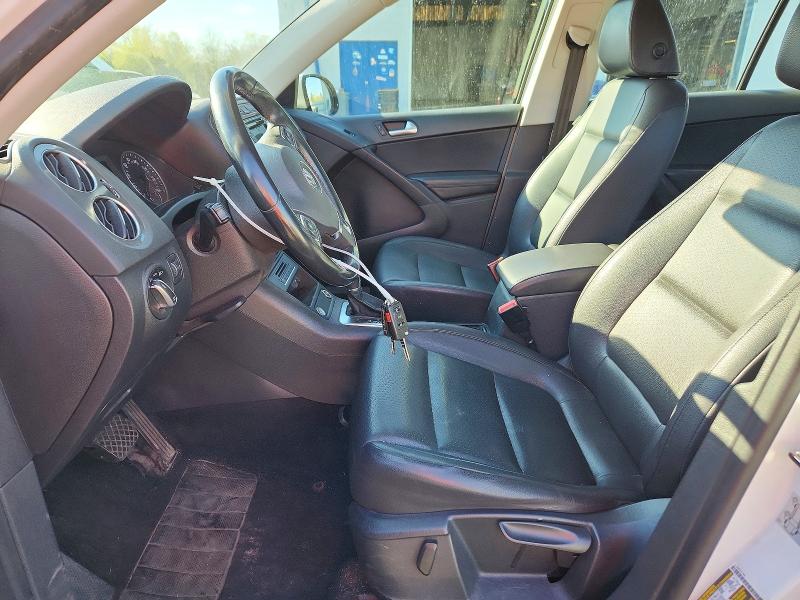 49938516 :رقم المزاد ، WVGAV7AX5HK015972 vin ، 2017 Volkswagen Tiguan مزاد بيع
