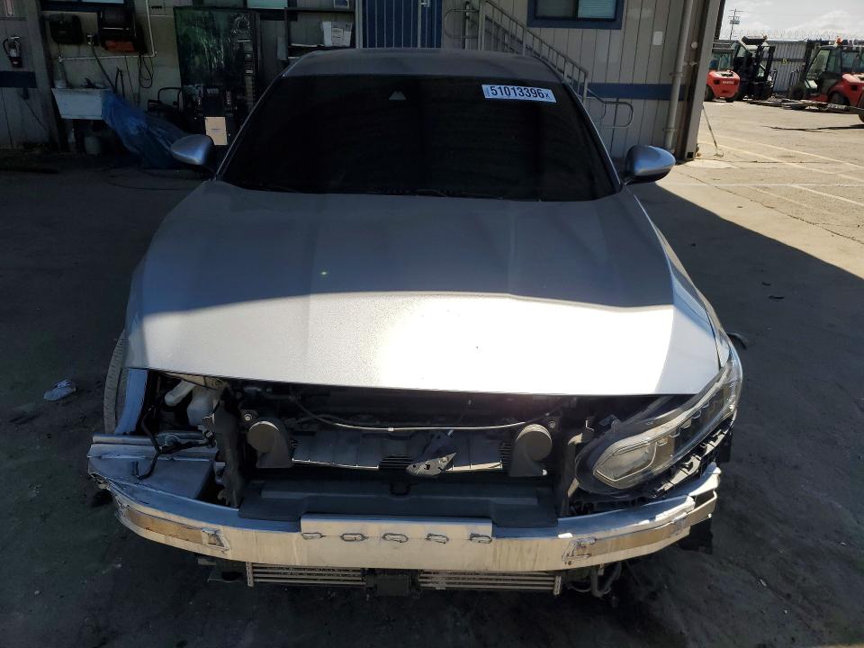 51013396 :رقم المزاد ، 1HGCV1F33KA145490 vin ، 2019 Honda Accord مزاد بيع