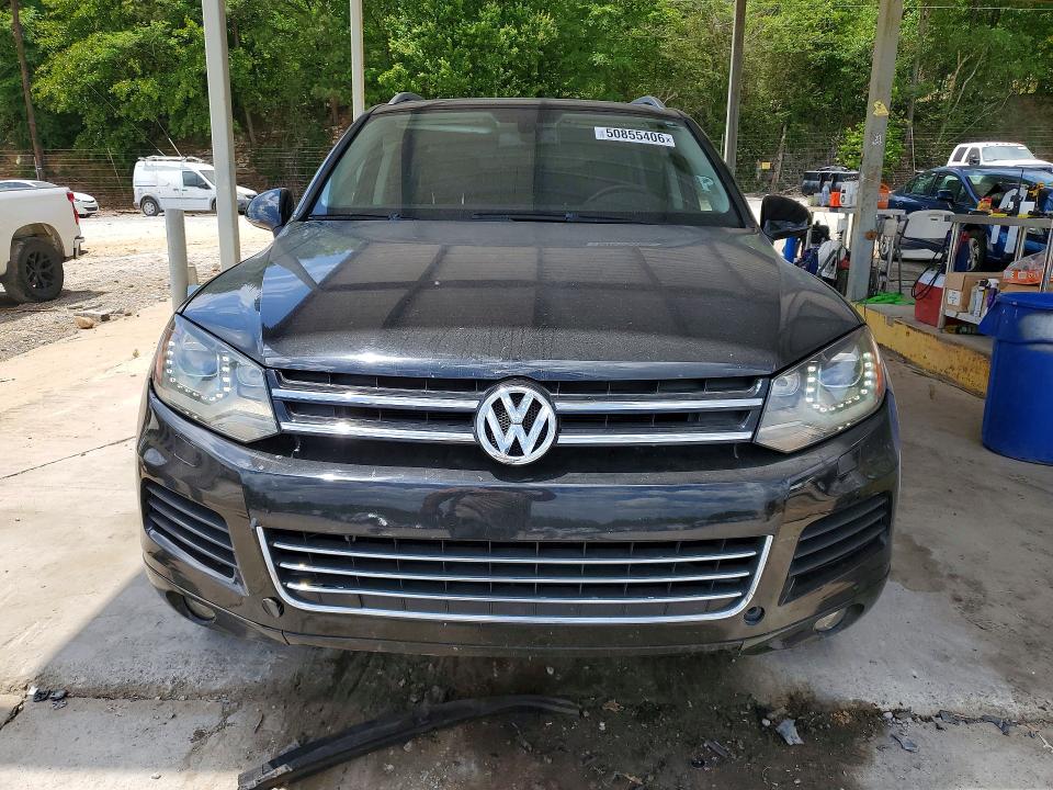 50855406 :رقم المزاد ، WVGEF9BP0DD006555 vin ، 2013 Volkswagen Touareg مزاد بيع