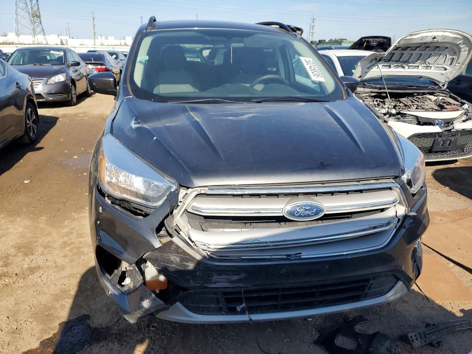 50245836 :رقم المزاد ، 1FMCU0GD5JUC61625 vin ، 2018 Ford Escape مزاد بيع