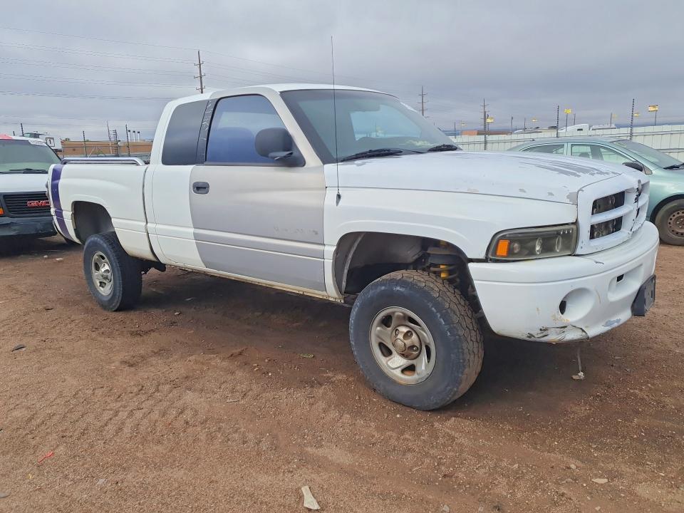 51543446 :رقم المزاد ، 1B7HF13Z9YJ158781 vin ، 2000 Dodge Ram 1500 مزاد بيع