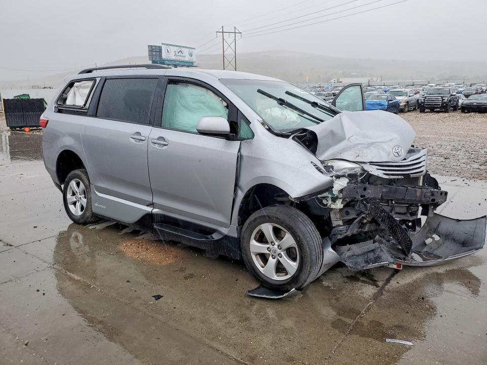 Auction sale of the 2015 Toyota Sienna, vin: 5TDKK3DC4FS579296, lot number: 51454046