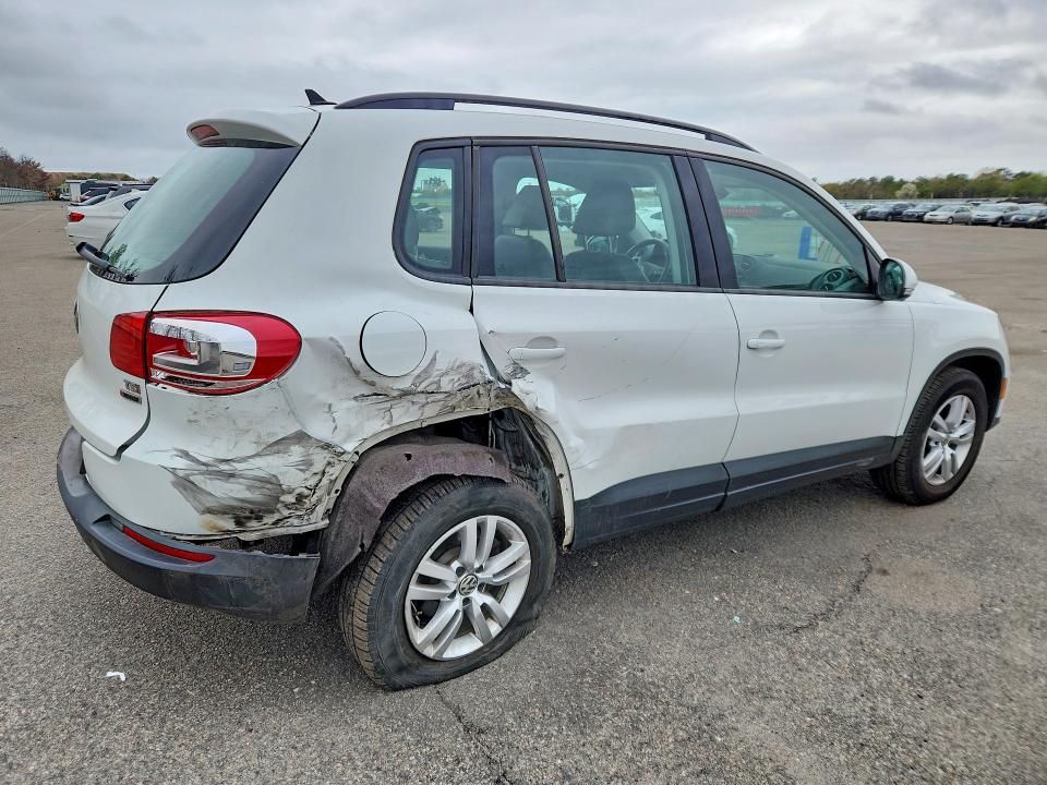 Продажа на аукционе авто 2017 Volkswagen Tiguan, vin: WVGBV7AXXHK000131, номер лота: 51940776