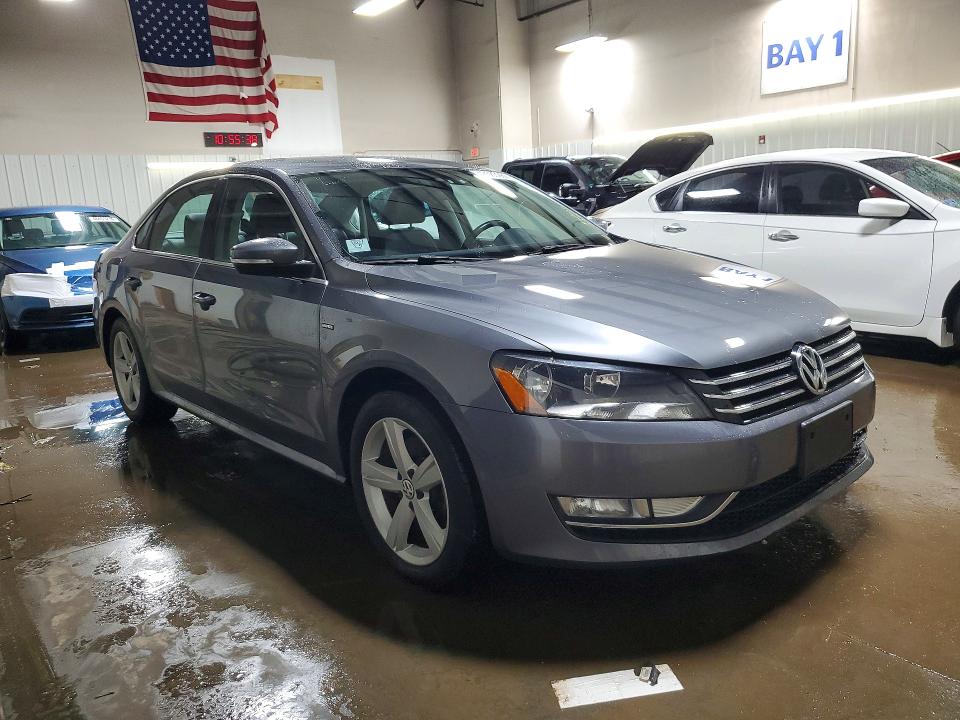 Продажа на аукционе авто 2015 Volkswagen Passat, vin: 1VWAT7A36FC111962, номер лота: 48583986
