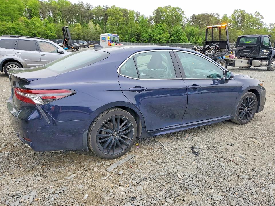 51329796 :رقم المزاد ، 4T1K61AKXNU702884 vin ، 2022 Toyota Camry مزاد بيع