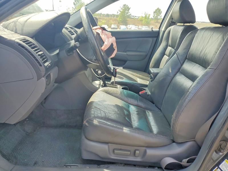 2004 Honda Accord მანქანა იყიდება აუქციონზე, vin: 1HGCM56804A136738, აუქციონის ნომერი: 49732156
