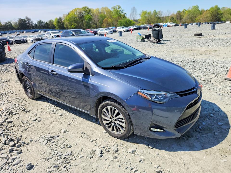 49564266 :رقم المزاد ، 5YFBURHE8JP829746 vin ، 2018 Toyota Corolla مزاد بيع