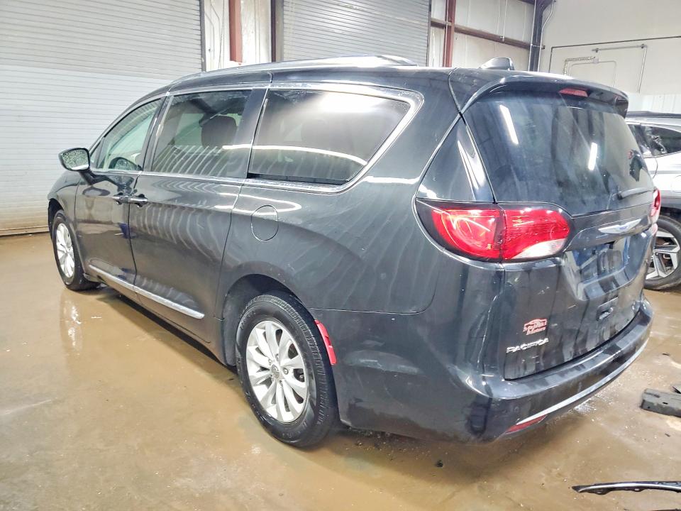 48753896 :رقم المزاد ، 2C4RC1BG2KR650357 vin ، 2019 Chrysler Pacifica مزاد بيع