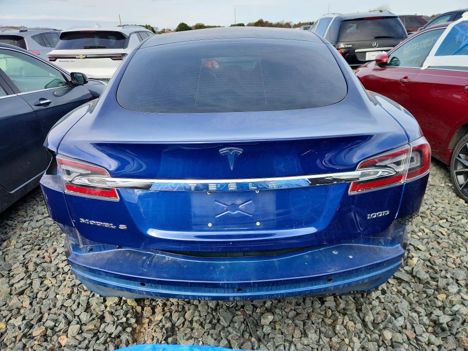 47725606 :رقم المزاد ، 5YJSA1E20JF268300 vin ، 2018 Tesla Model S مزاد بيع
