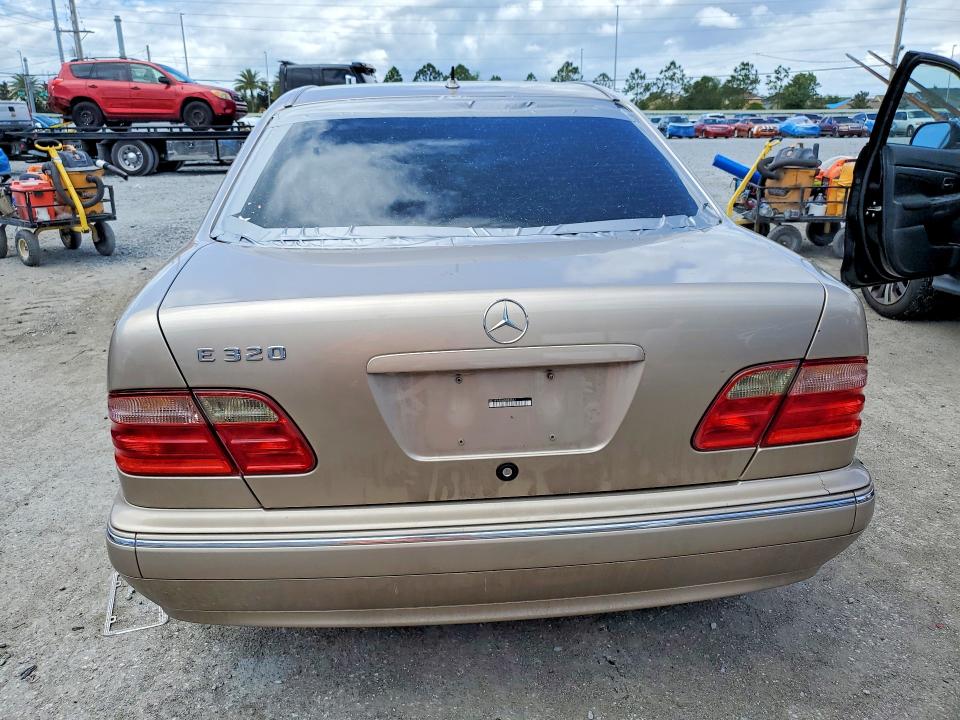 Продажа на аукционе авто 2000 Mercedes-benz E, vin: WDBJF65J4YB083647, номер лота: 48933616