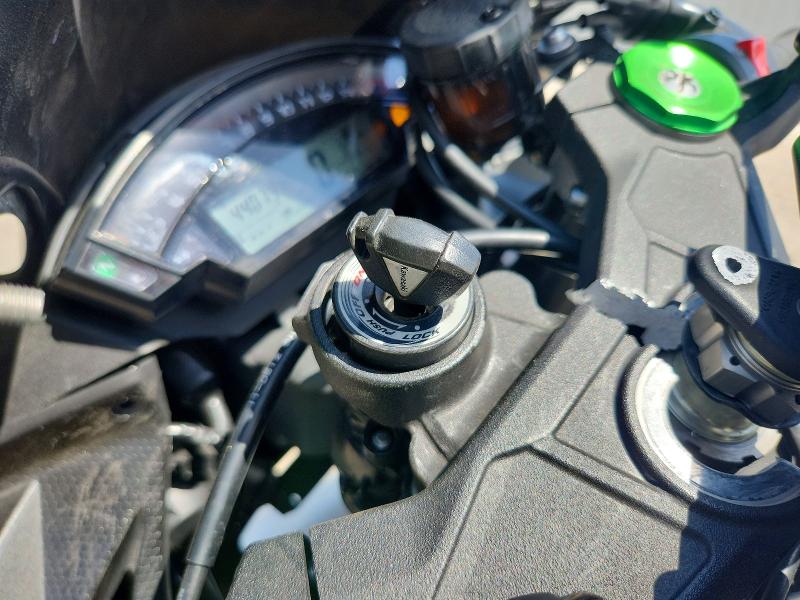 50655526 :رقم المزاد ، JKAZXCS13HA009284 vin ، 2017 Kawasaki Zx1000 مزاد بيع