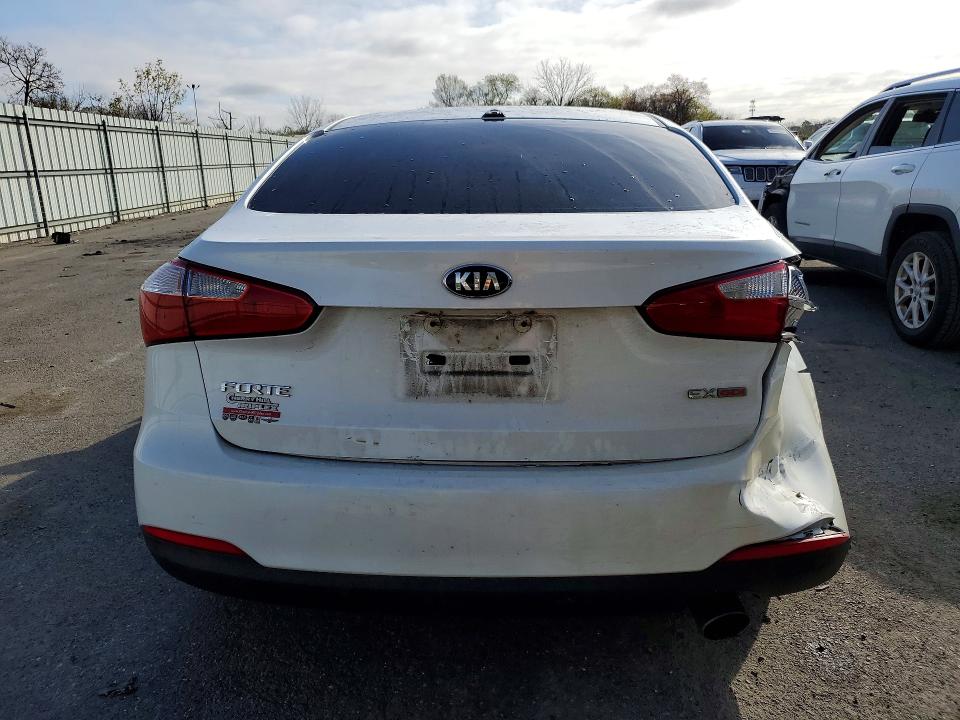 Продаж на аукціоні авто 2015 Kia Forte, vin: KNAFX4A8XF5306696, номер лоту: 49025526
