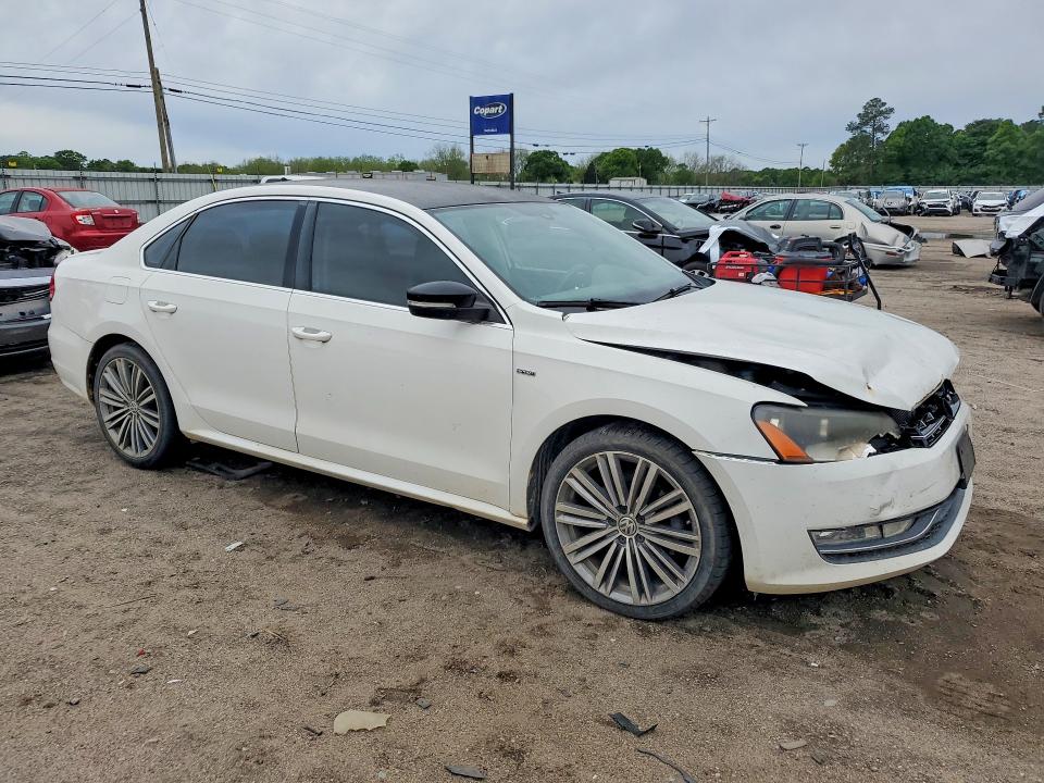 2015 Volkswagen Passat მანქანა იყიდება აუქციონზე, vin: 1VWBT7A35FC006494, აუქციონის ნომერი: 48487706