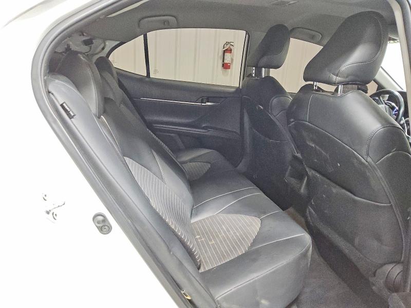 50723236 :رقم المزاد ، 4T1G11AK0MU543957 vin ، 2021 Toyota Camry مزاد بيع