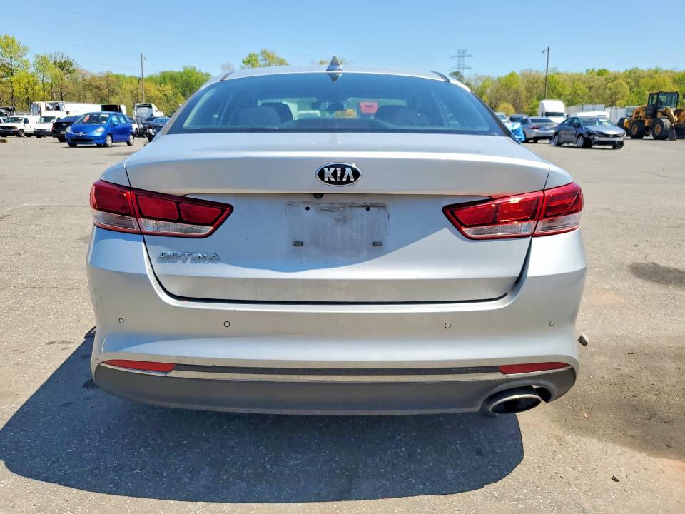 Auction sale of the 2018 Kia Optima, vin: 5XXGT4L33JG268592, lot number: 51423666