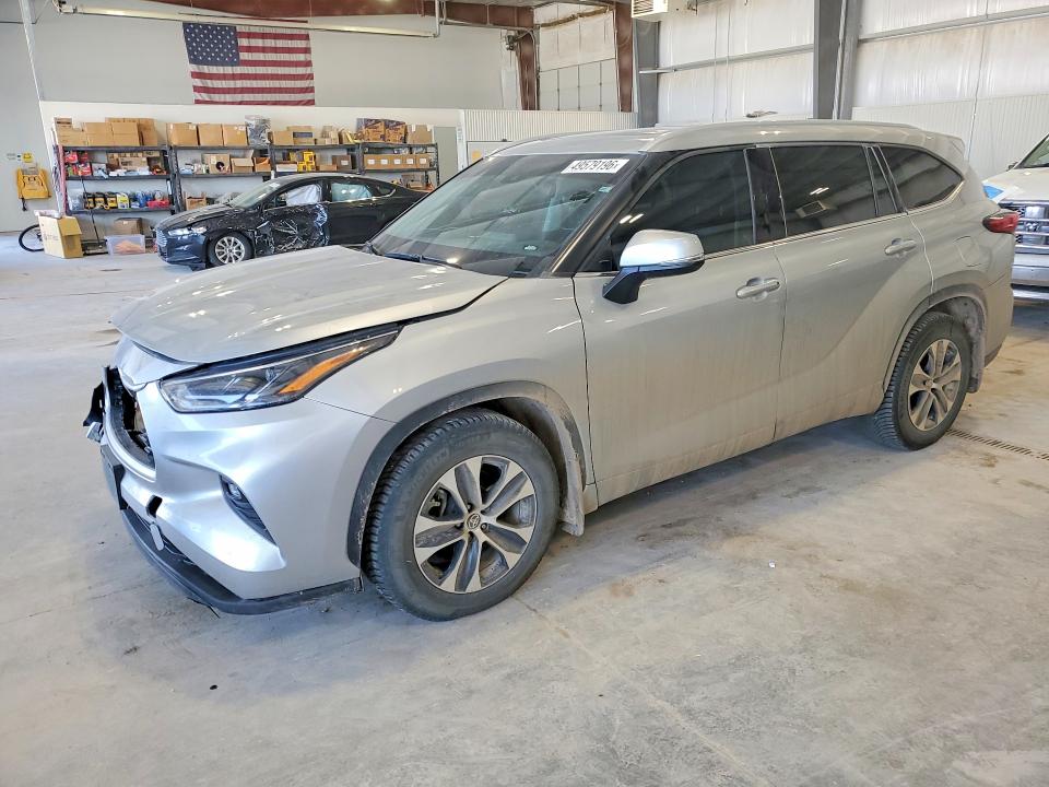 Aukcja sprzedaży 2022 Toyota Highlander, vin: 5TDHZRBH2NS576175, numer aukcji: 49579196