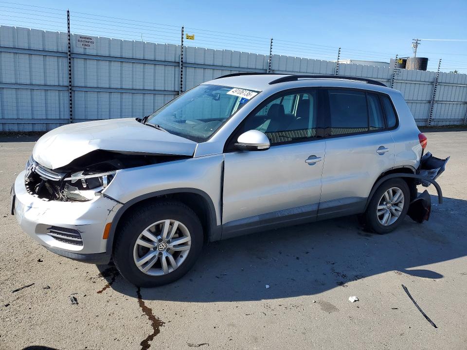 Продажа на аукционе авто 2016 Volkswagen Tiguan, vin: WVGAV7AXXGK000379, номер лота: 49106136