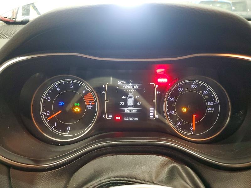 48596036 :رقم المزاد ، 1C4PJMCB5KD103006 vin ، 2019 Jeep Cherokee مزاد بيع