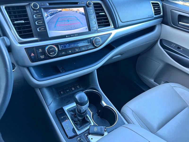 2016 Toyota Highlander მანქანა იყიდება აუქციონზე, vin: 5TDJKRFH9GS322708, აუქციონის ნომერი: 52049296