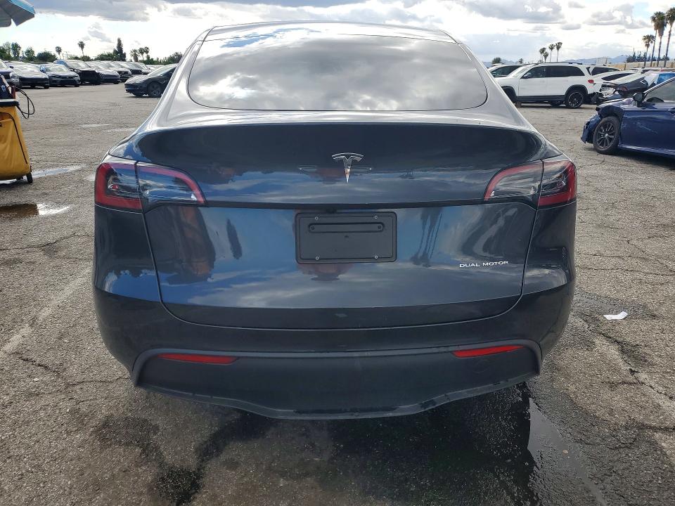 Продажа на аукционе авто 2024 Tesla Model Y, vin: 7SAYGDEEXRF062310, номер лота: 49816196