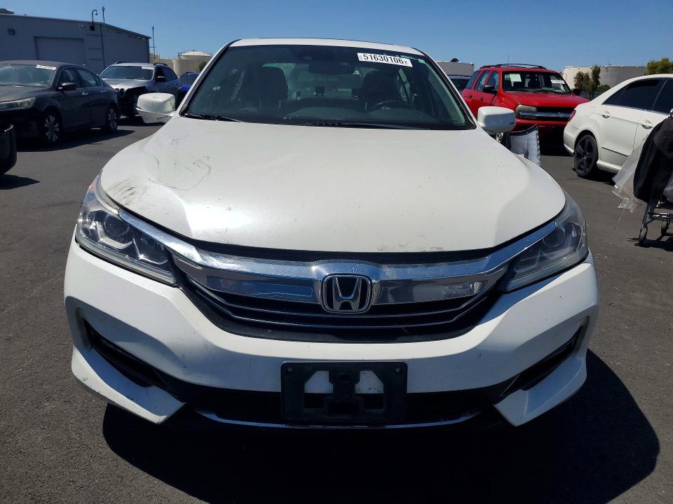 2017 Honda Accord მანქანა იყიდება აუქციონზე, vin: JHMCR6F56HC003910, აუქციონის ნომერი: 51630106