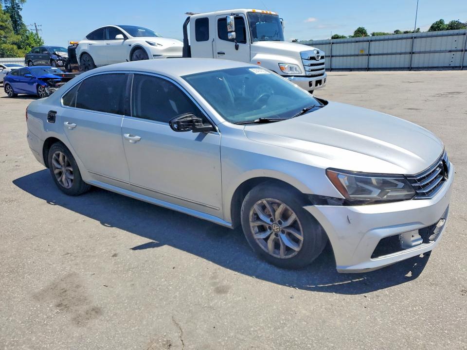 Aukcja sprzedaży 2017 Volkswagen Passat, vin: 1VWAT7A3XHC031759, numer aukcji: 51414726