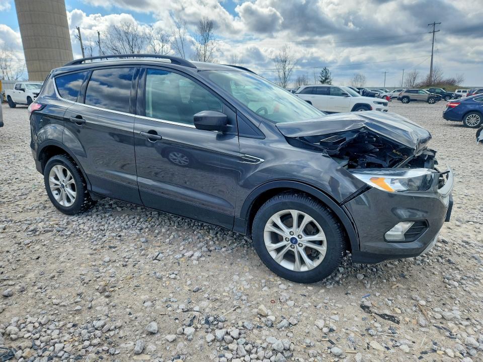2018 Ford Escape მანქანა იყიდება აუქციონზე, vin: 1FMCU0GD5JUB62853, აუქციონის ნომერი: 48677846