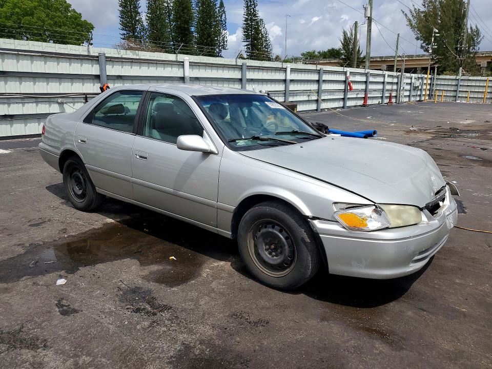 2001 Toyota Camry მანქანა იყიდება აუქციონზე, vin: JT2BG22K610602023, აუქციონის ნომერი: 50892526