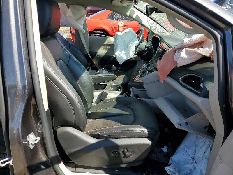 49867256 :رقم المزاد ، 2C4RC1EG9HR528907 vin ، 2017 Chrysler Pacifica مزاد بيع