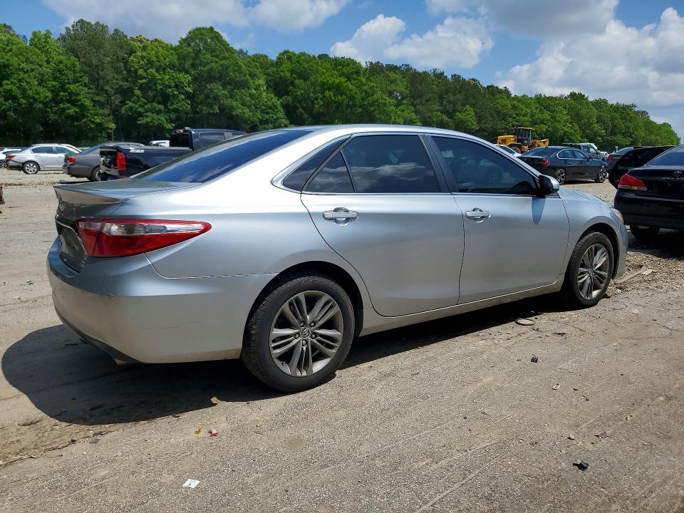 51785706 :رقم المزاد ، 4T1BF1FK5FU095917 vin ، 2015 Toyota Camry مزاد بيع