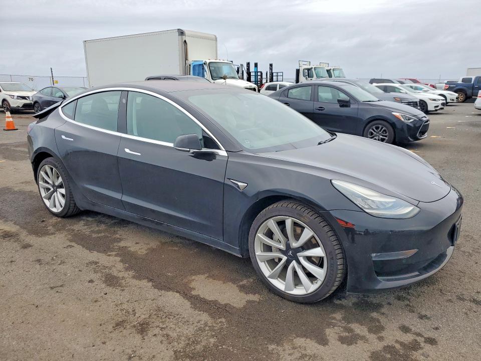 49288246 :رقم المزاد ، 5YJ3E1EA1KF190823 vin ، 2019 Tesla Model 3 مزاد بيع