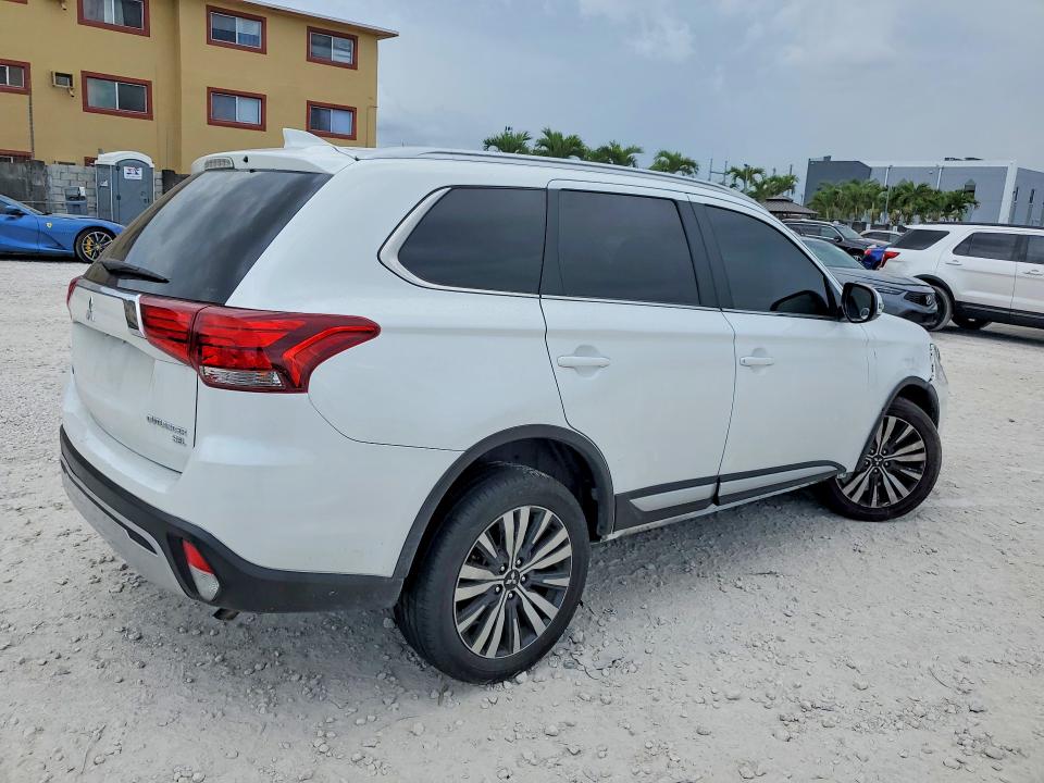 Продажа на аукционе авто 2019 Mitsubishi Outlander, vin: JA4AZ3A39KZ039246, номер лота: 50327896