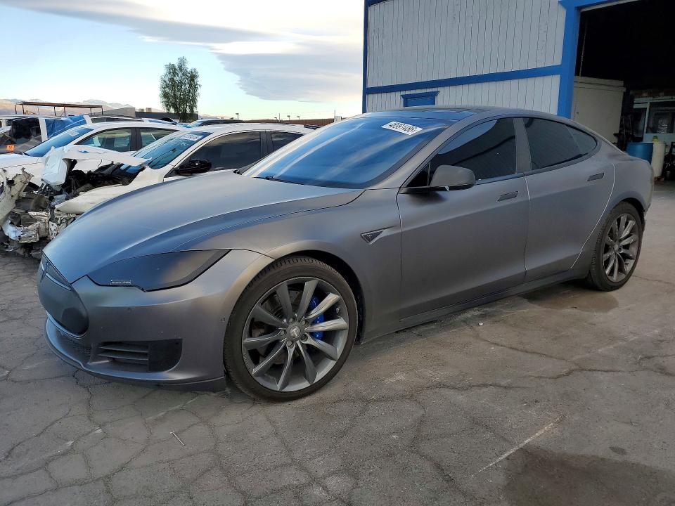 Продаж на аукціоні авто 2015 Tesla Model S, vin: 5YJSA1E16FF111966, номер лоту: 48991486