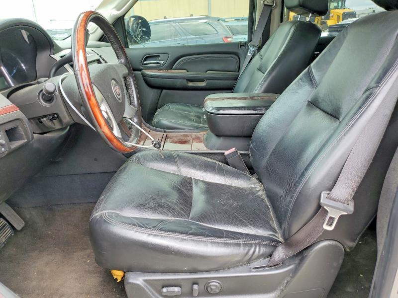 2008 Cadillac Escalade მანქანა იყიდება აუქციონზე, vin: 3GYFK62868G307460, აუქციონის ნომერი: 50526326