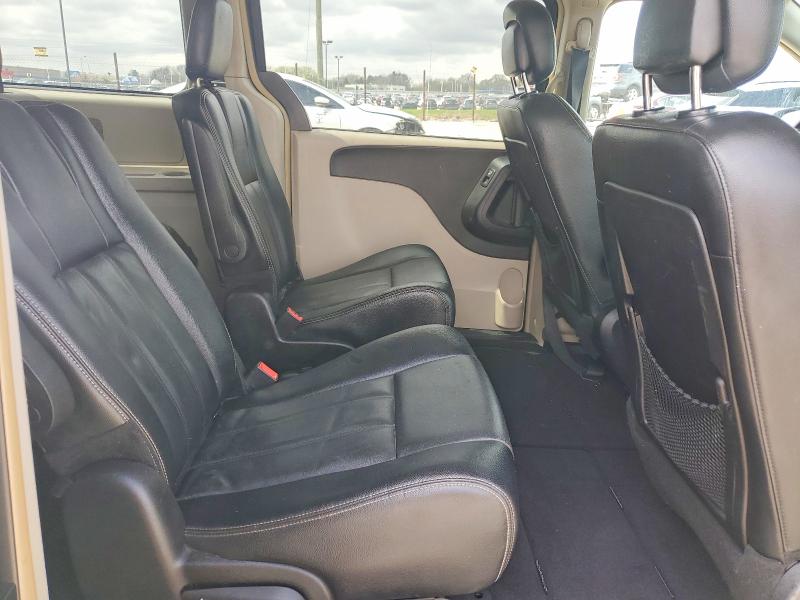 48803926 :رقم المزاد ، 2C4RC1BG9GR268737 vin ، 2016 Chrysler Town & Country مزاد بيع