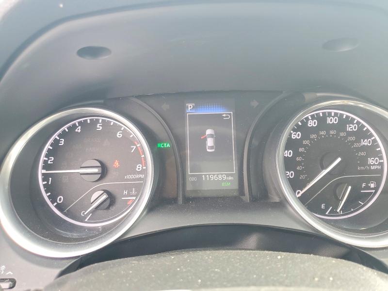 50259696 :رقم المزاد ، 4T1B11HK2JU573490 vin ، 2018 Toyota Camry مزاد بيع